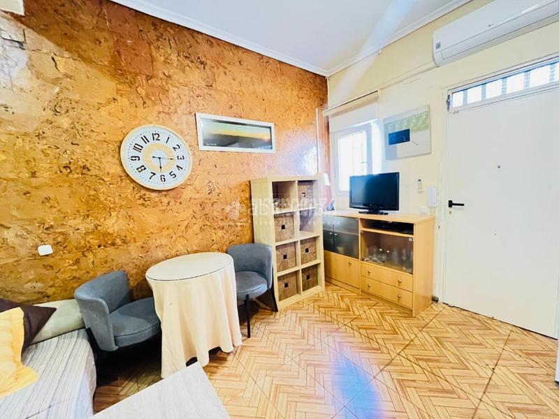 Foto 93b2653b-7f0b-4723-8261-daf70ce71d4f. Flat with heating in Valdeacederas Madrid