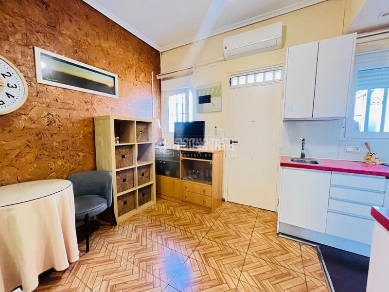 Foto 94cc9f00-32c8-4ac6-8e8e-a8f0bcdedadb. Flat with heating in Valdeacederas Madrid