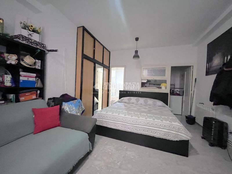 Foto 80a41081-0a9d-43f3-9e1e-f87cd9cb1c1b. Pis a Valdeacederas Madrid