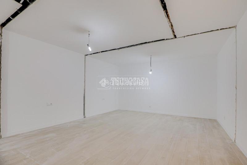 Foto 06fc15ad-fb79-4bdd-b21d-55548563ea68. Local comercial  en venta en Sant Pere Nord Terrassa