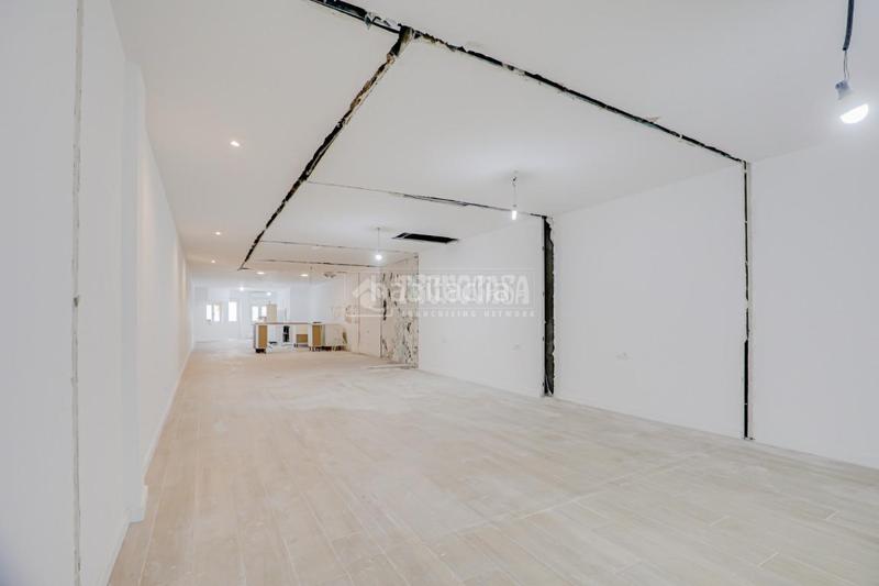 Foto 991a6c06-eb62-49b6-85d4-f3d6f15fc8c4. Local comercial  en venta en Sant Pere Nord Terrassa
