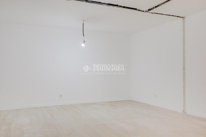 Foto f9aef7b5-eddd-470e-843f-db07f8513bd1. Local comercial  en venta en Sant Pere Nord Terrassa