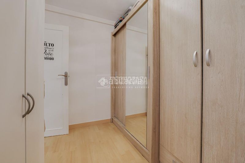 Foto 813a7c2a-760c-4ea3-a964-8d0bb8dea69b. Piso  en venta en Sant Llorenç Terrassa