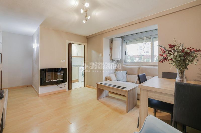 Foto 9a0a4fca-0c88-4cb2-858d-c7898655ec32. Piso  en venta en Sant Llorenç Terrassa