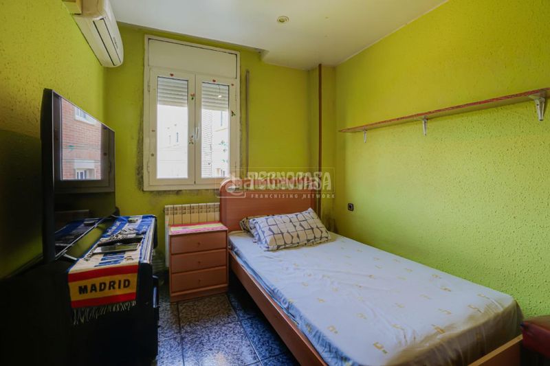 Foto f26dc9c0-ca5c-4bc3-b8a2-93693593d0f9. Piso  en venta en Can Tussell Terrassa