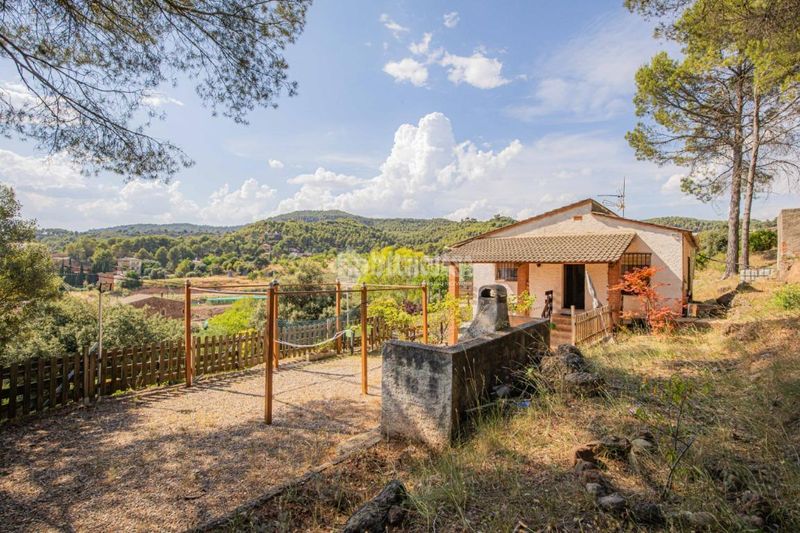 Foto d5388d58-f194-49aa-a039-68325377ee84. Masia amb aparcament a Vacarisses