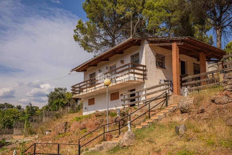 Foto db979e7b-114f-43c7-a4a0-5b260e63696a. Masia amb aparcament a Vacarisses