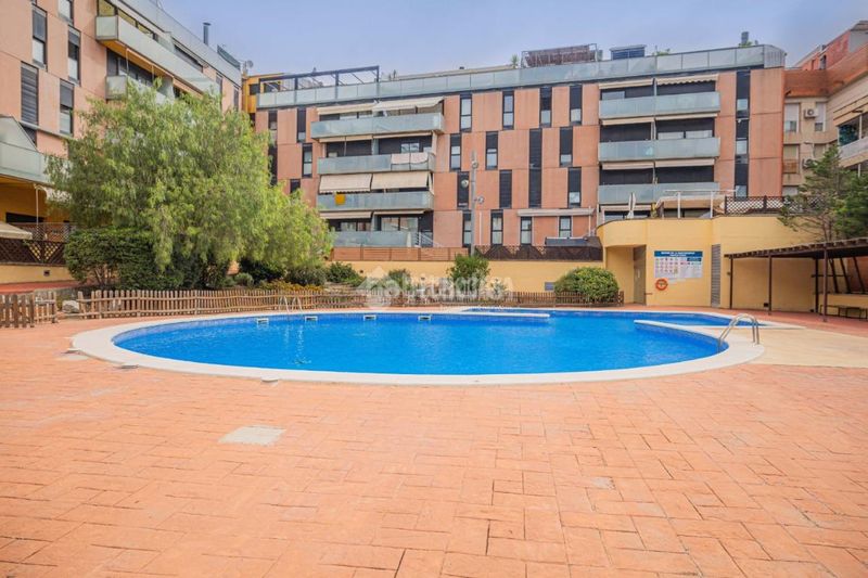 Foto 8bd61523-d6bc-4539-ab04-be9fc15dbae0. Pis amb calefacció aparcament piscina a Zona Esportiva Terrassa