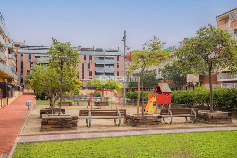 Foto ec280c61-787d-4205-be2d-095d1a442c8b. Pis amb calefacció aparcament piscina a Zona Esportiva Terrassa
