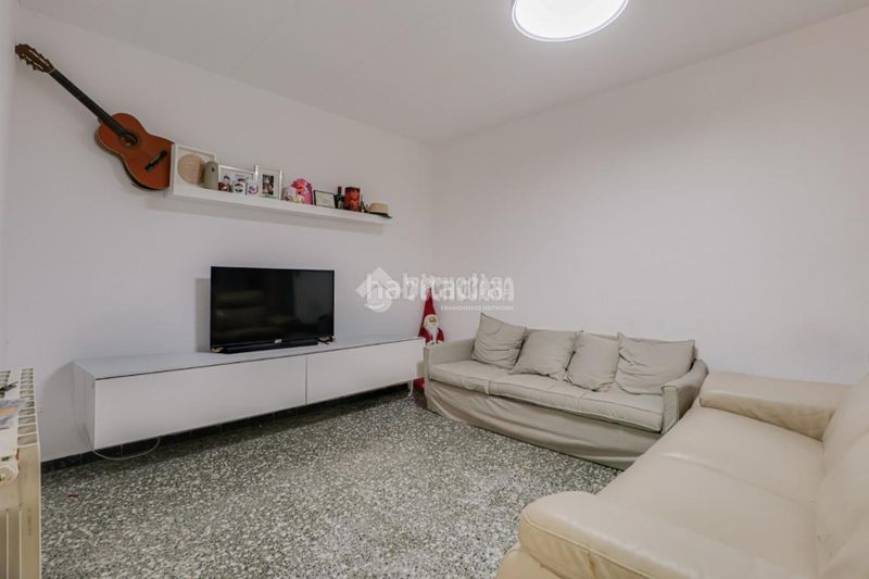 Foto 518793bd-add9-4df4-839e-59832025b46c. Casa amb calefacció aparcament a Sant Pere Nord Terrassa