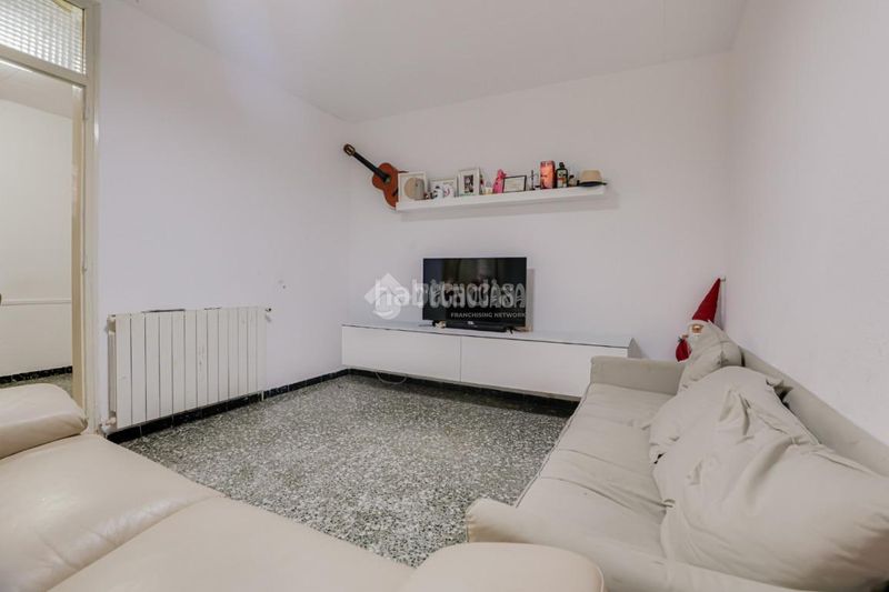 Foto 755d272d-b484-48e3-83d4-3f057ea48f68. Casa amb calefacció aparcament a Sant Pere Nord Terrassa