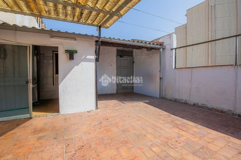 Foto adb05db2-0908-4287-ab21-3c5dd10df457. Casa amb calefacció aparcament a Sant Pere Nord Terrassa