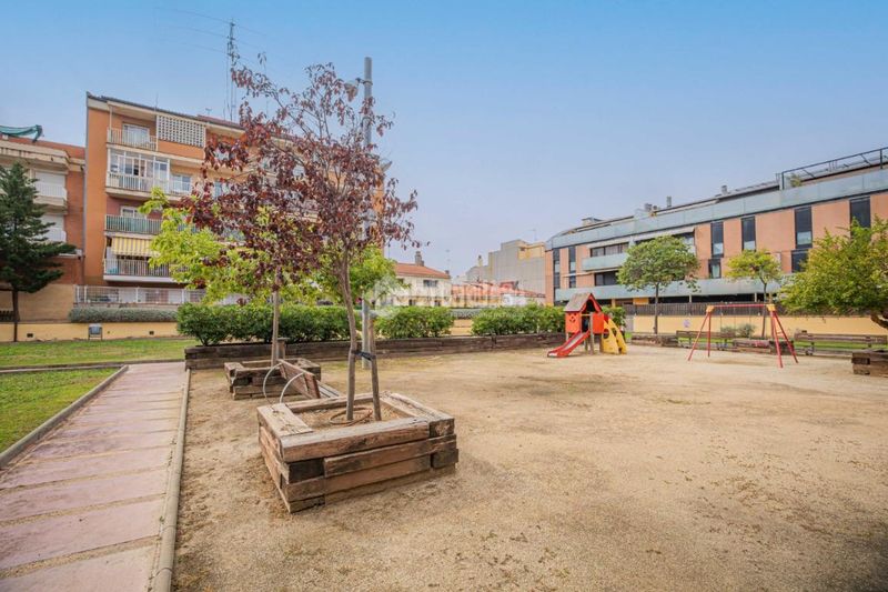 Foto 25a12319-df38-471a-8ae9-7703493621a8. Pis amb calefacció aparcament piscina a Zona Esportiva Terrassa