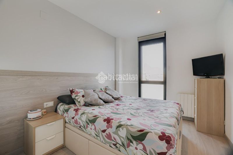 Foto a566e2db-747b-4c0e-b511-de00fee97e7d. Pis amb calefacció aparcament piscina a Zona Esportiva Terrassa