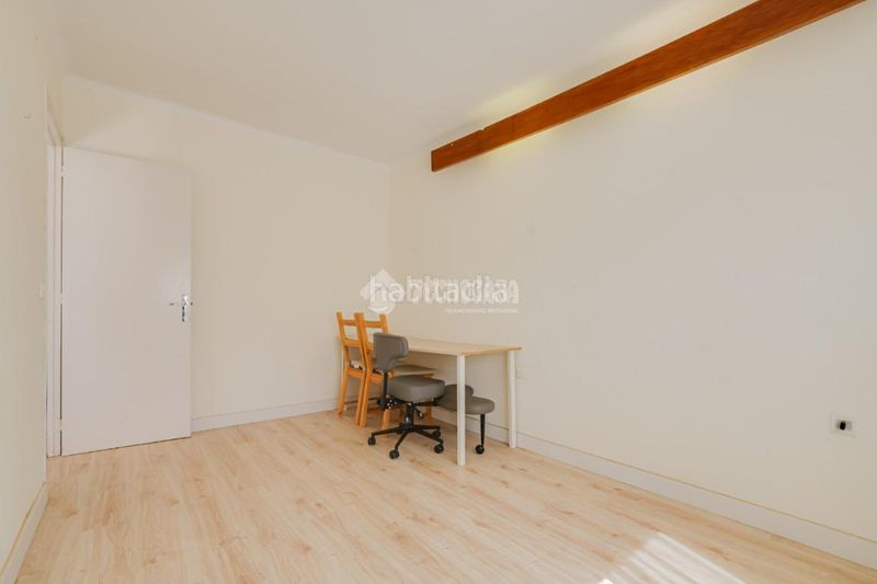 Foto b69a63d5-7f55-42ab-8745-e98676c07f29. Etagenwohnung in Sant Pere Nord Terrassa