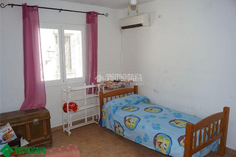 Foto 0facb097-3d9d-40c9-b4a9-dff28e6a7361. Piso  en venta en Bujalance