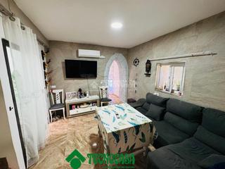 Casa aparellada a Montoro. Casa en venta en montoro