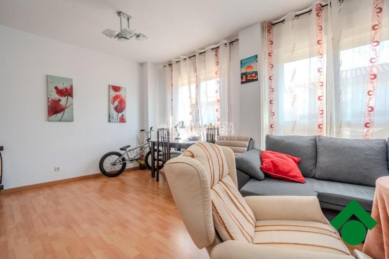 Foto bd6dccbc-e35d-4cd3-b9d1-4d22fd752d65. Appartement avec parking dans Láchar