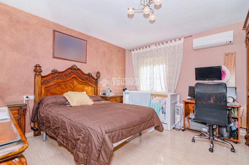 Foto 8ff4673c-8299-496a-aa39-59462b1bb16a. Casa aparellada a Fuente Vaqueros