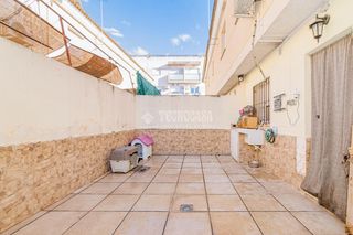 Casa aparellada a Fuente Vaqueros. Casa en venta en fuente vaqueros