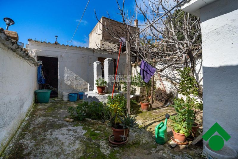 Foto 339e20e8-45ef-46c3-8230-b3785ad1bb7b. Casa aparellada a Íllora