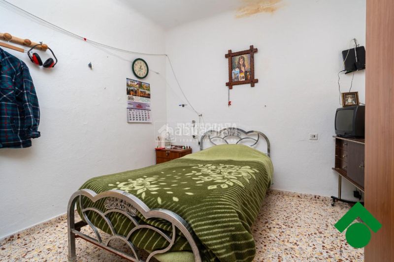Foto 35cc122b-2ee6-4773-b693-adf107f65c47. Casa aparellada a Íllora