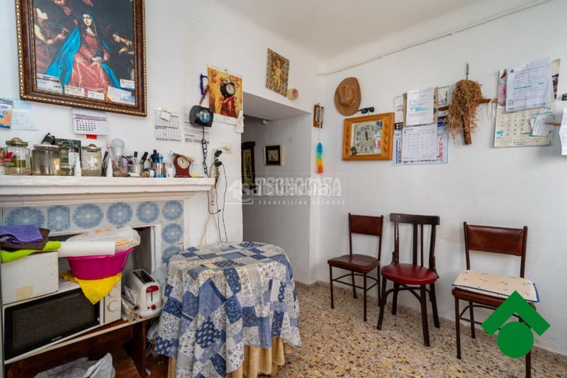 Foto 44c625f7-0fda-4779-bf50-08042143314a. Casa aparellada a Íllora