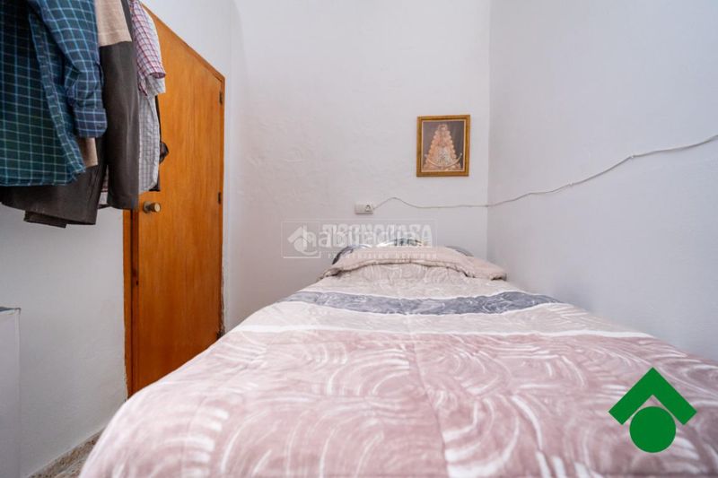 Foto 4e69cff6-1db8-4ba3-87fd-ef3c7f131c61. Casa aparellada a Íllora