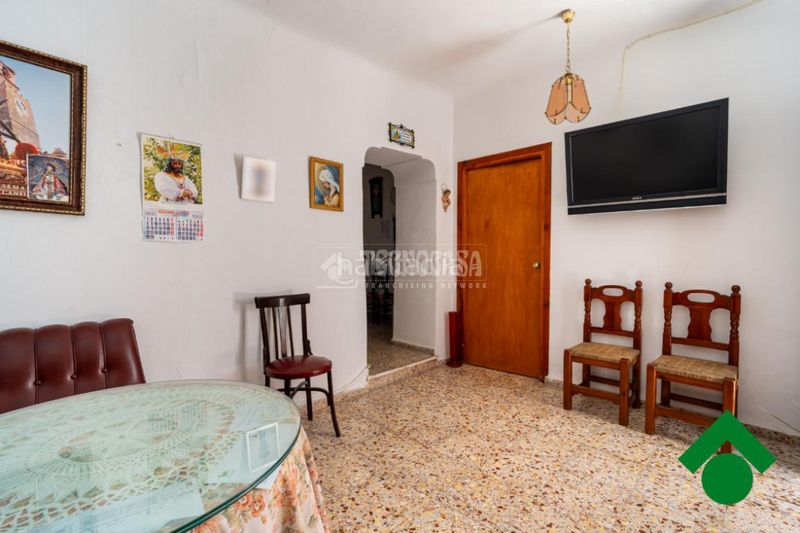 Foto 9112ea6d-636e-4e2f-997b-f8ff5e8b4033. Casa aparellada a Íllora