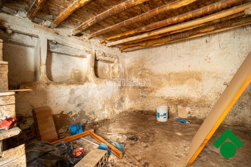 Foto e14fcd88-d9a5-4685-b652-e975c8972187. Casa aparellada a Íllora