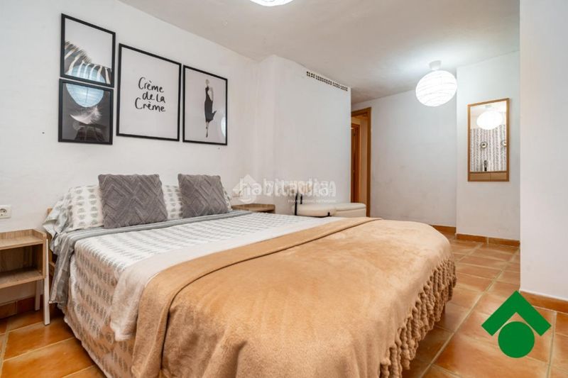 Foto 417636c6-5a6d-4ff0-a5ca-6ec1f451eeaf. Casa aparellada a Íllora