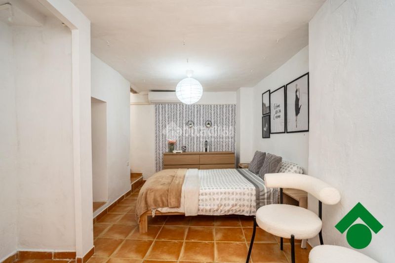 Foto dabfb474-23bf-40c7-bc89-c317e1c9242a. Casa aparellada a Íllora