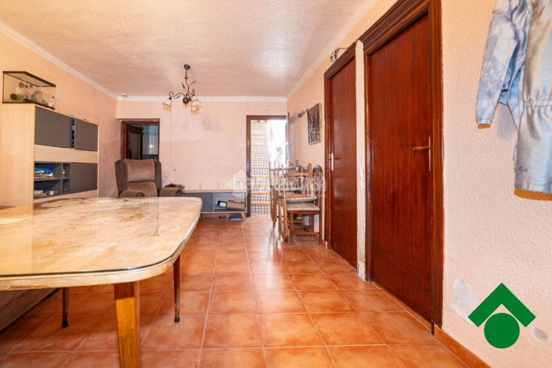 Foto 3589960c-d7f4-4337-bc5a-aea232cee7e0. Casa aparellada a Cijuela