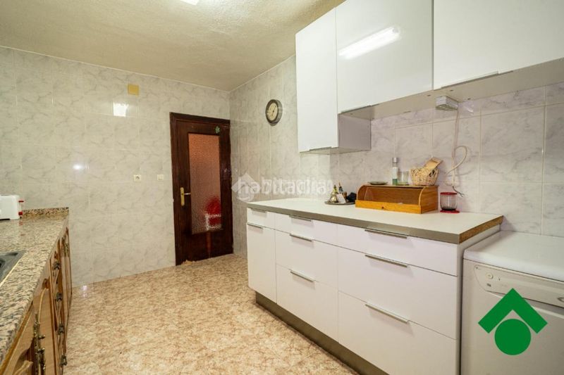 Foto 5526ec95-6dd2-42ac-a29b-9efdbe37f7f4. Casa aparellada a Cijuela