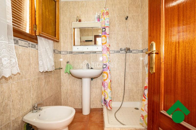 Foto 7b09e17f-fcce-4f4d-80ab-a51117d3396d. Casa aparellada a Cijuela