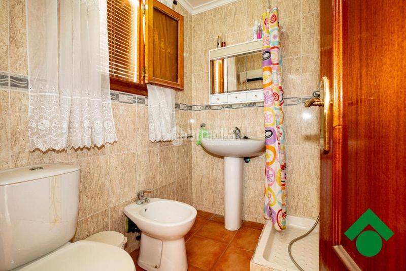 Foto ed787bcf-11ea-410a-8ef9-0f5d94321743. Casa aparellada a Cijuela