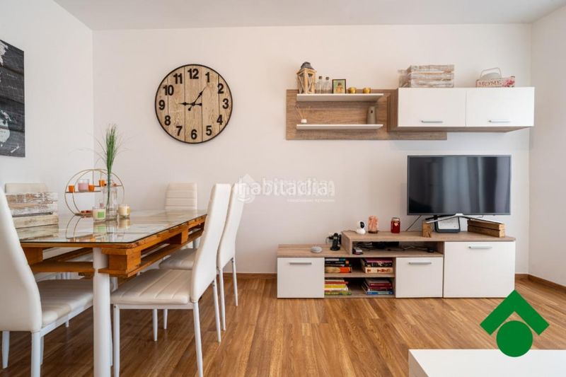 Foto 416da9ae-5222-4d81-a307-ae2c1730edc0. Pis amb aparcament a Láchar