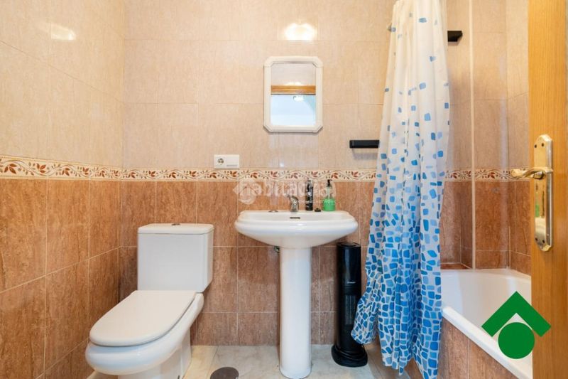 Foto f92444a4-6beb-4075-8a26-6273ea80d587. Pis a Láchar