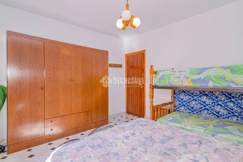 Foto 0205be8a-1118-4c48-9e26-1ecc901bf4e5. Casa aparellada a Íllora