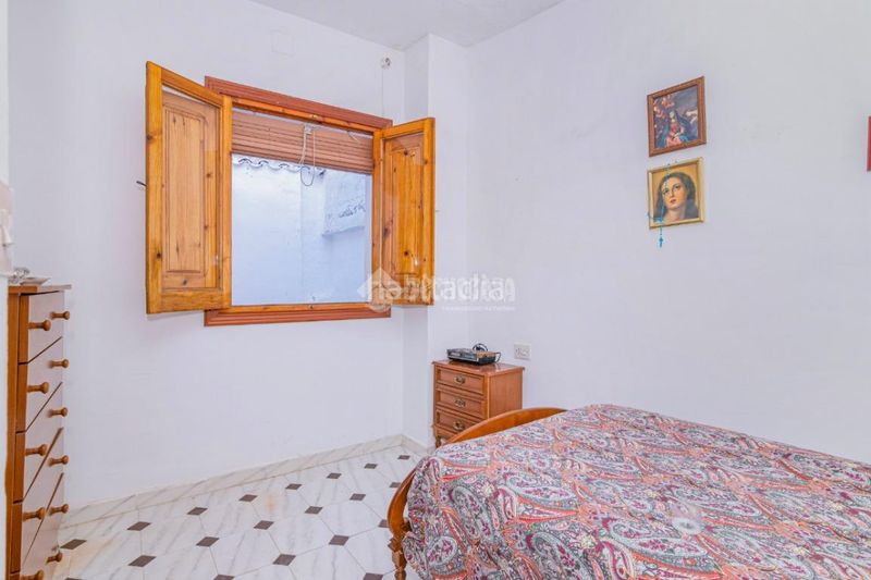 Foto 253ce23b-f8be-468f-865d-b57798f31127. Casa aparellada a Íllora