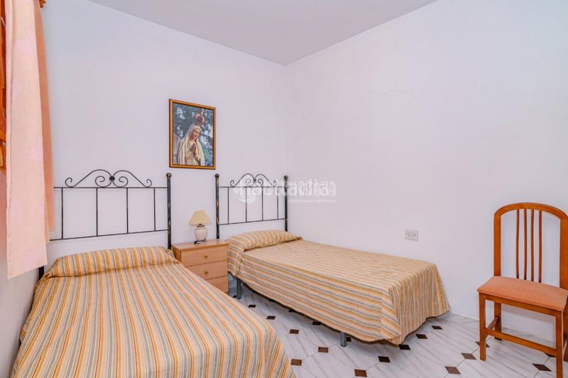 Foto 72d25552-e280-4f77-9a7d-cbabbb32942e. Casa aparellada a Íllora