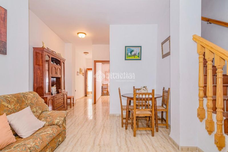 Foto 92ba842b-8bed-44a2-afc9-6776c9ec4328. Casa aparellada a Íllora
