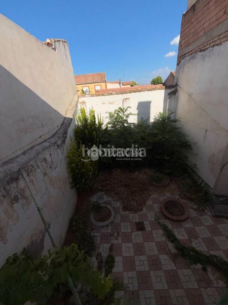 Foto 81c0fbf3-4601-48fd-bcf4-bd40dc43d545. Casa aparellada a Cijuela