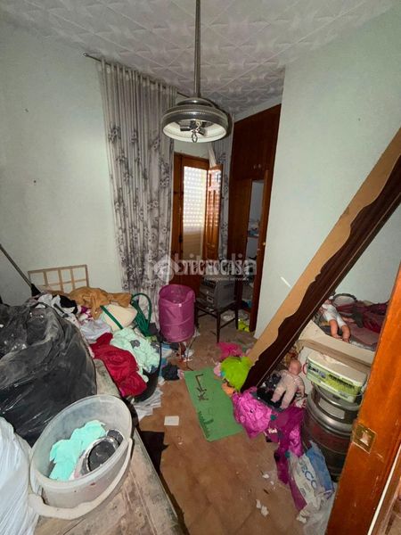 Foto df7b9460-0922-4bb0-b0eb-8b99a4ece15f. Casa aparellada a Cijuela