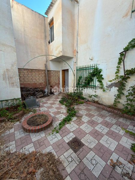 Foto ef770e1d-512a-4c74-b5a7-c7ada7e996da. Casa aparellada a Cijuela