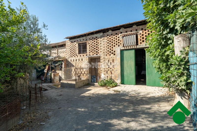 Foto 53e82c6c-1263-4df3-a852-08f967bf5a02. Casa aparellada a Fuente Vaqueros