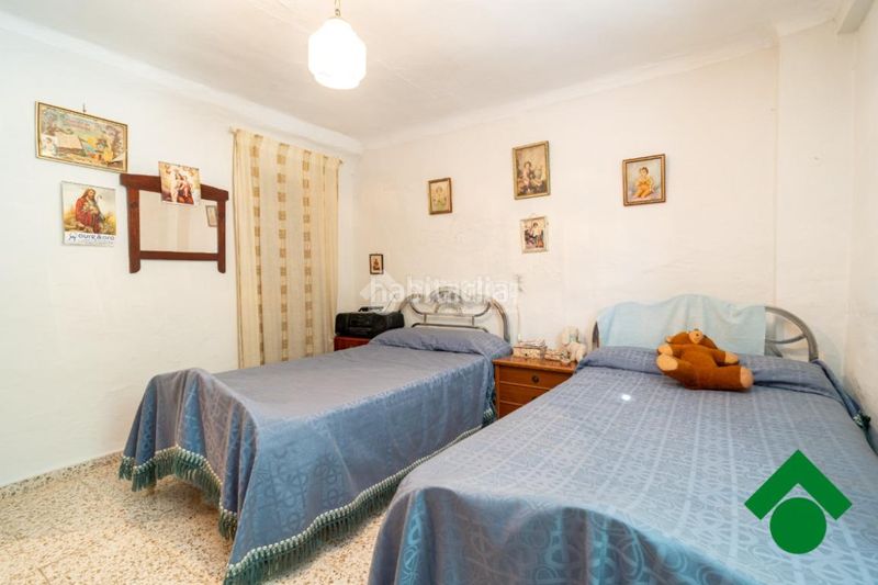 Foto 5d782081-51db-45b5-915e-c3187d3c0815. Casa aparellada a Fuente Vaqueros