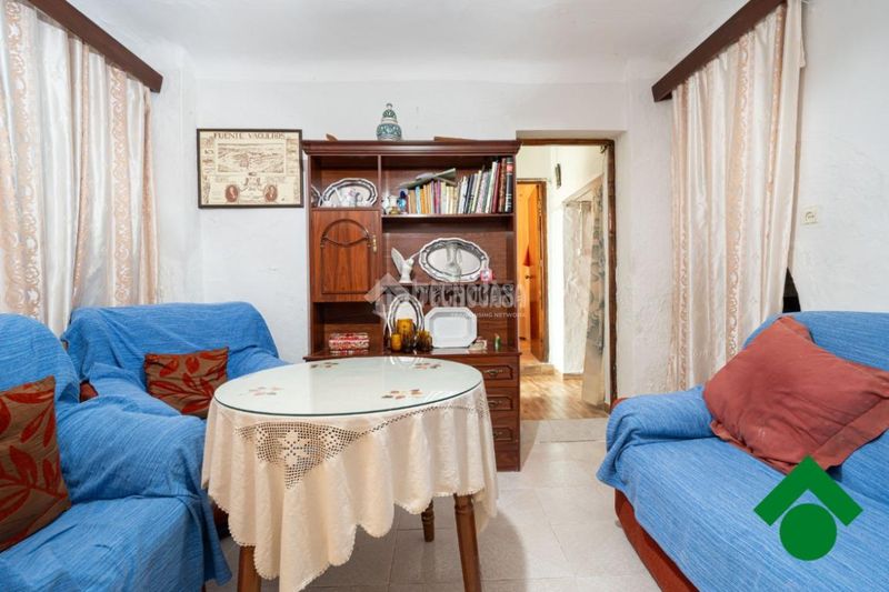 Foto c836c07d-385d-4c26-9c4f-e1636836e431. Casa aparellada a Fuente Vaqueros