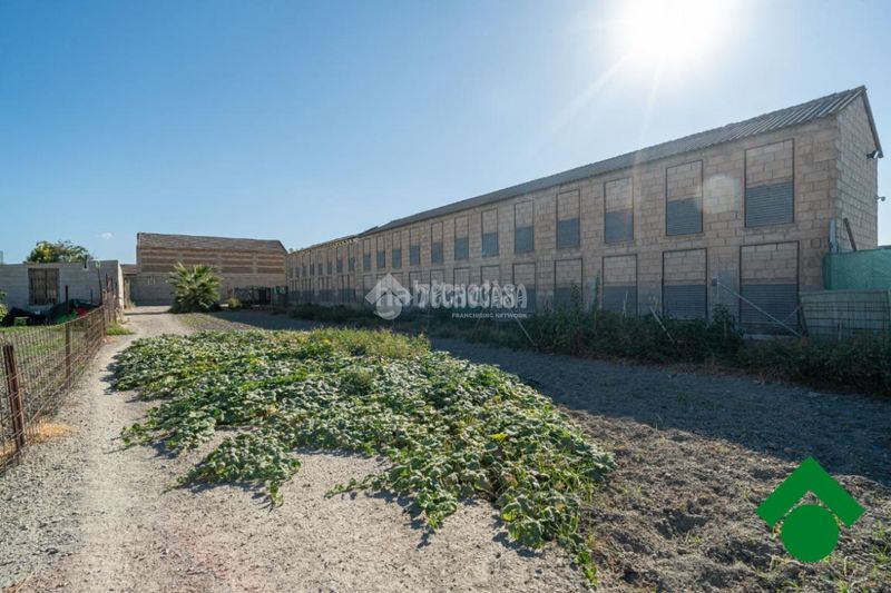 Foto d98ebdce-f414-4b71-a2ce-0544f0308147. Casa aparellada a Fuente Vaqueros