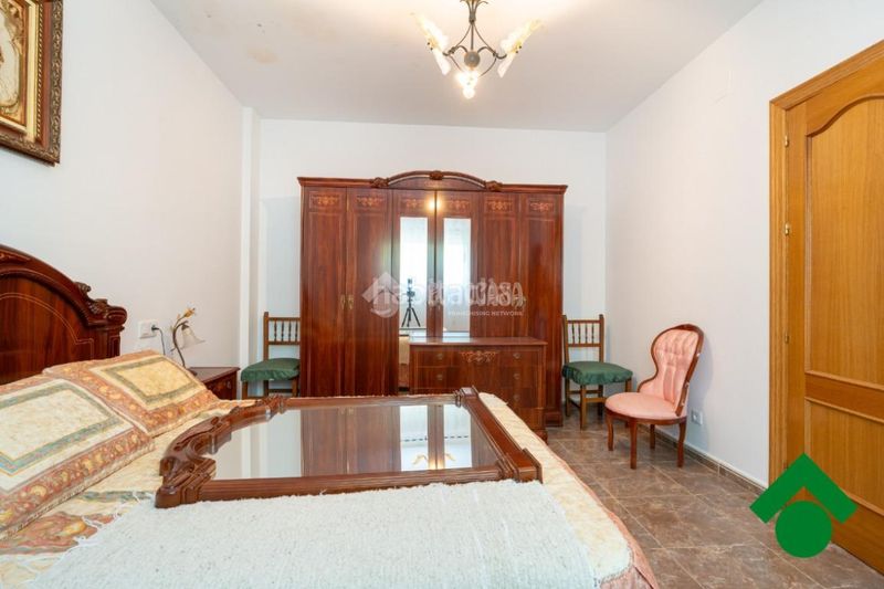 Foto f973993b-d868-42ef-9011-c492599eb16a. Towny house in Íllora